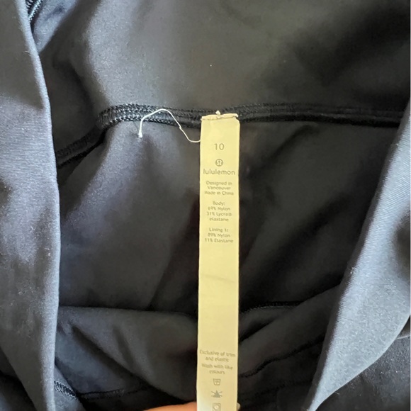 Lululemon Leggings w/ Mesh - Picture 2 of 3